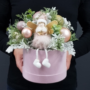 Flowerbox welur kompozycja świąteczna pudrowy róż dziewczynka