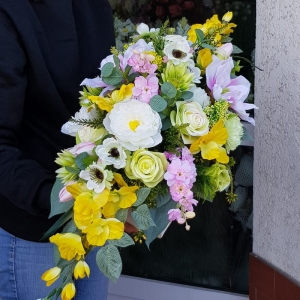 Kompozycja nagrobna podłużna Kenza żółta 100 cm 
