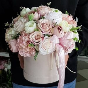 Flowerbox Sharon kwiaty w pudełku box na prezent welur L