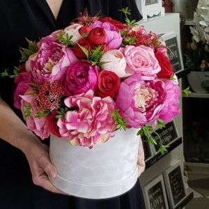 Flowerbox Sabina kwiaty w pudełku box na prezent welur XL