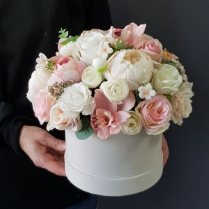Flowerbox na prezent kwiaty premium box welur Erika pastel L