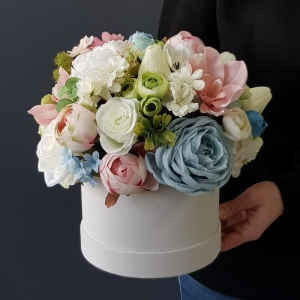 Flowerbox na prezent kwiaty premium box welur Erika pastel blue L