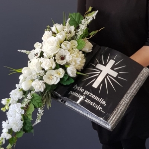 Księga książka nagrobna kwiaty stroik na grób kompozycja wiązanka Memoria wz.4