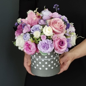 Flowerbox kwiaty kompozycja w pudełku Chloe S - ostatnia sztuka!
