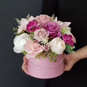 Flowerbox kwiaty kompozycja w pudełku Sigra M
