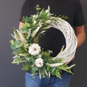Wianek na drzwi kominek wrzosy jesień faszyna Hilda 40cm  biało-zielony