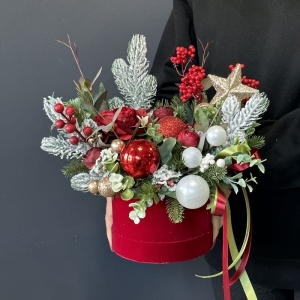 Flower box zima święta kompozycja w pudełku welur M bordowo-złoty