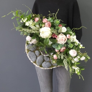Kompozycja nagrobna wiązanka na grób de luxe Katia pink L biała podstawa
