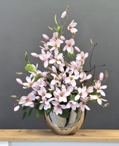 Magnolia magnolie kompozycja wiosenna Prada silver