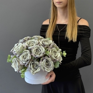 Flowerbox Livia glamour – elegancja w welurowym pudełku