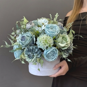 Flowerbox Aurora – wyjątkowa kompozycja w chłodnych odcieniach niebieskiego L