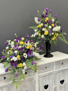 Zestaw kompozycji nagrobnych z fioletowymi tulipanami – elegancka dekoracja na grób Alva de luxe 