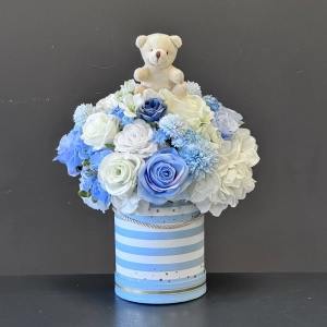 Flower Box z misiem – wyjątkowy prezent na narodziny, chrzest i roczek Blue
